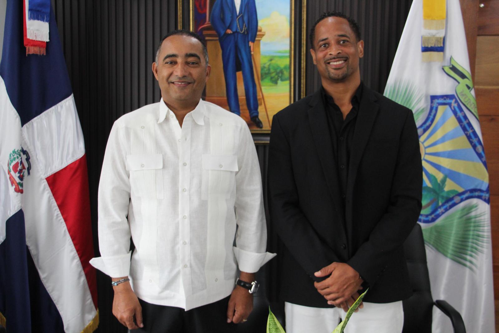 Andre Freeman se reúne con Ramón Antonio Ramírez, Alcalde de Punta Cana